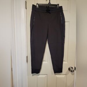 Athleta Headlands Hybrid Trek Jogger – Black – Size 10P (Petite)